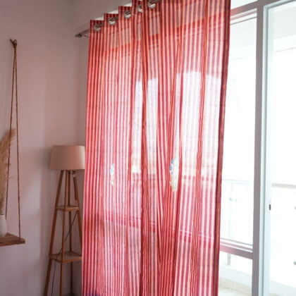 red curtain
