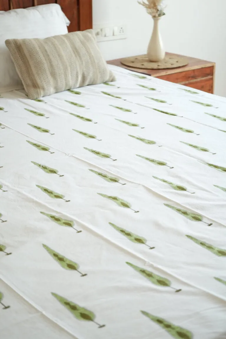 Minimalist Cypress Tree Print White Bedsheet