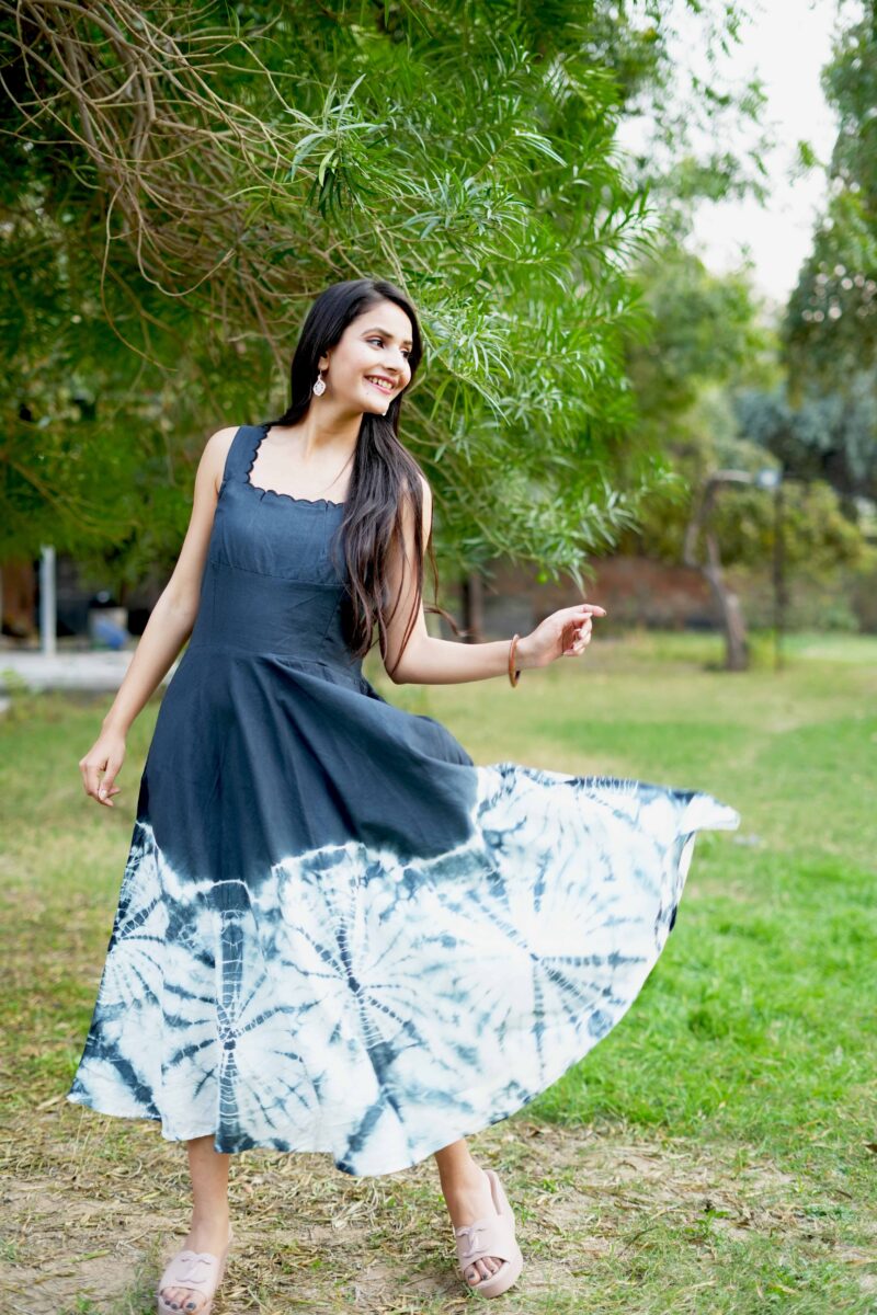Beautiful Cotton Tie-Dye Sleeveless Dress - Image 2